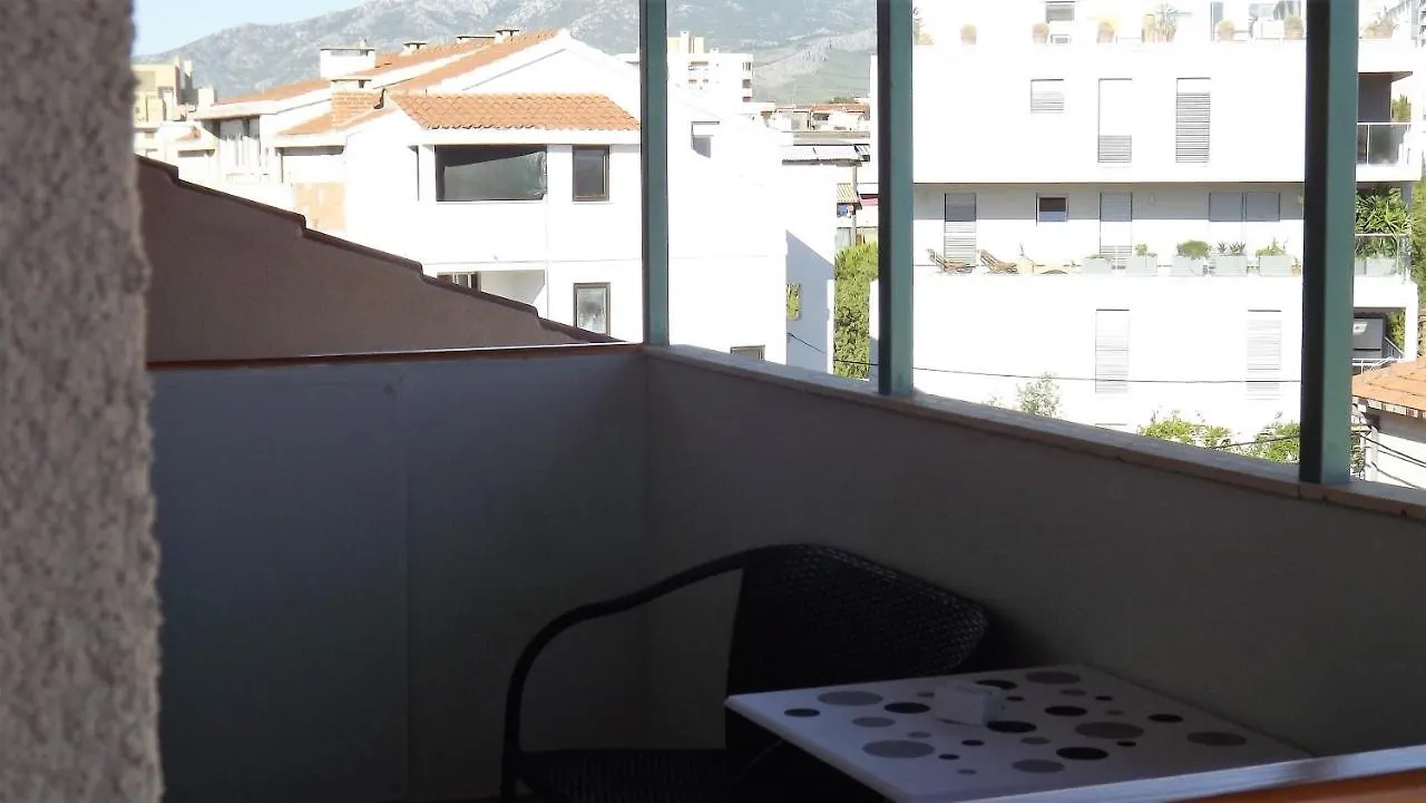 Cozy Apartment 16 With Double Bed Sleeper Couch Split Croatia