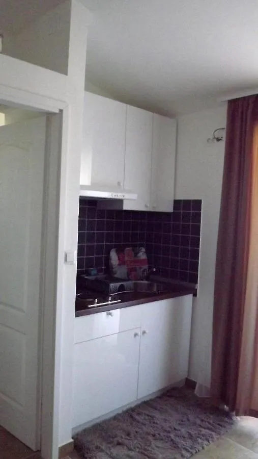 Cozy Apartment 16 With Double Bed Sleeper Couch Сплит