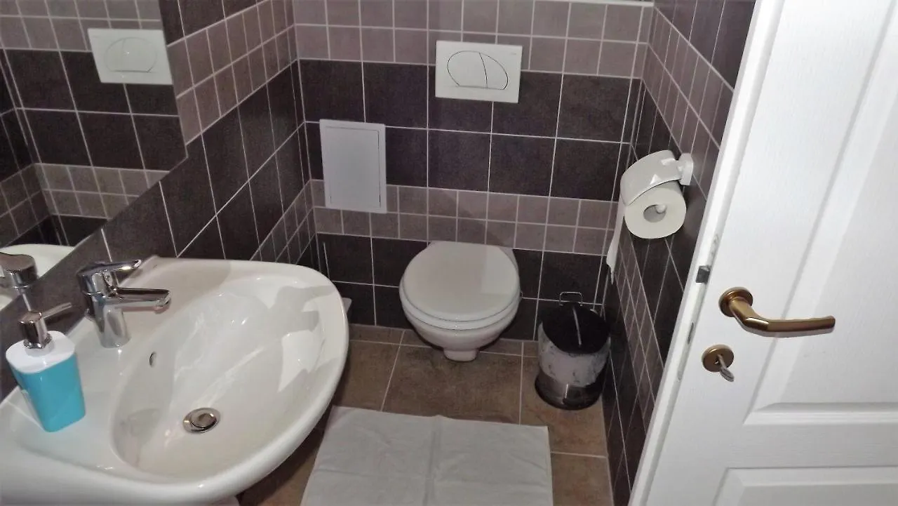 Cozy Apartment 16 With Double Bed Sleeper Couch Split