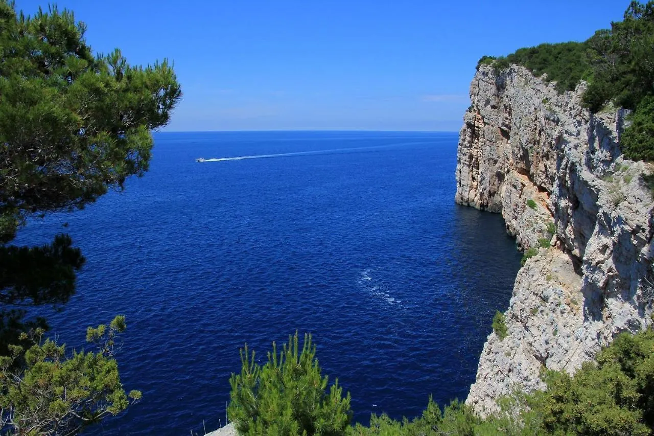 Cozy Apartment 16 With Double Bed Sleeper Couch Split 0*,  Croatia